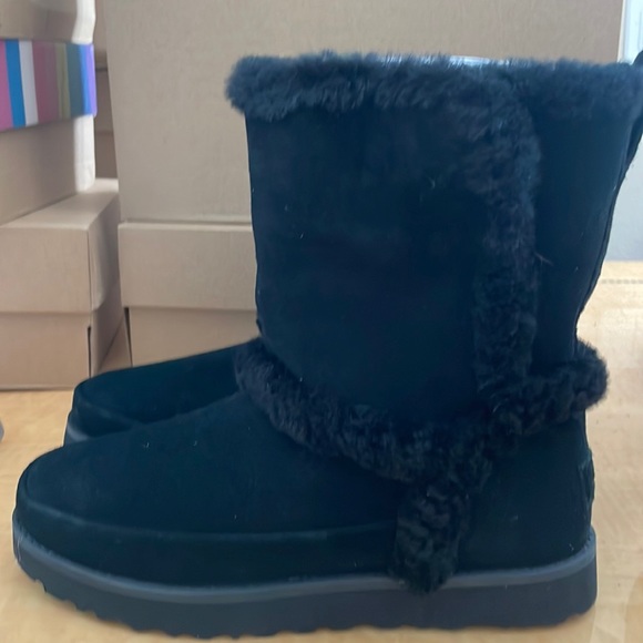 UGG | Shoes | Ugg Womens Classic Short 